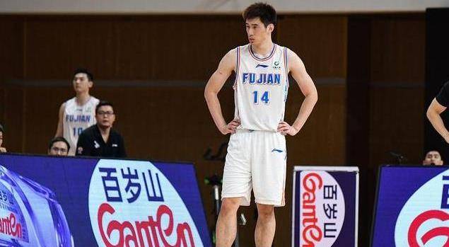 原创cba的赛场曾经无边无际如今却渐渐遗忘了五名球员谁是最差的