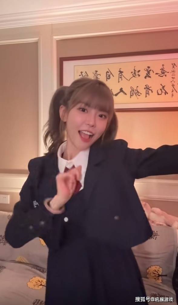 原创周淑怡穿学生装被吐槽网友犀利评价让我看看哪来的38岁女高