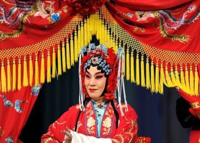 迟小秋现如今是著名的"标准传人",北京京剧院的"九大头牌"之一,青年团