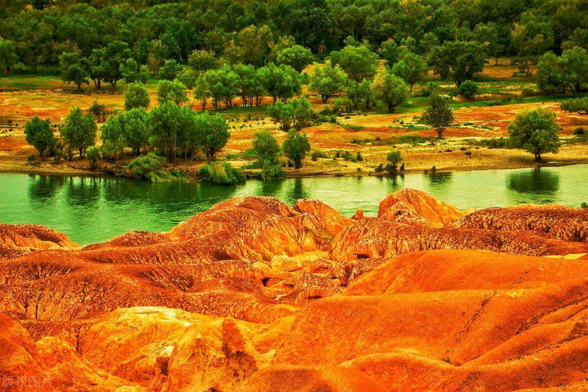 沿着217国道返回奎屯,结束这段难忘的旅程.