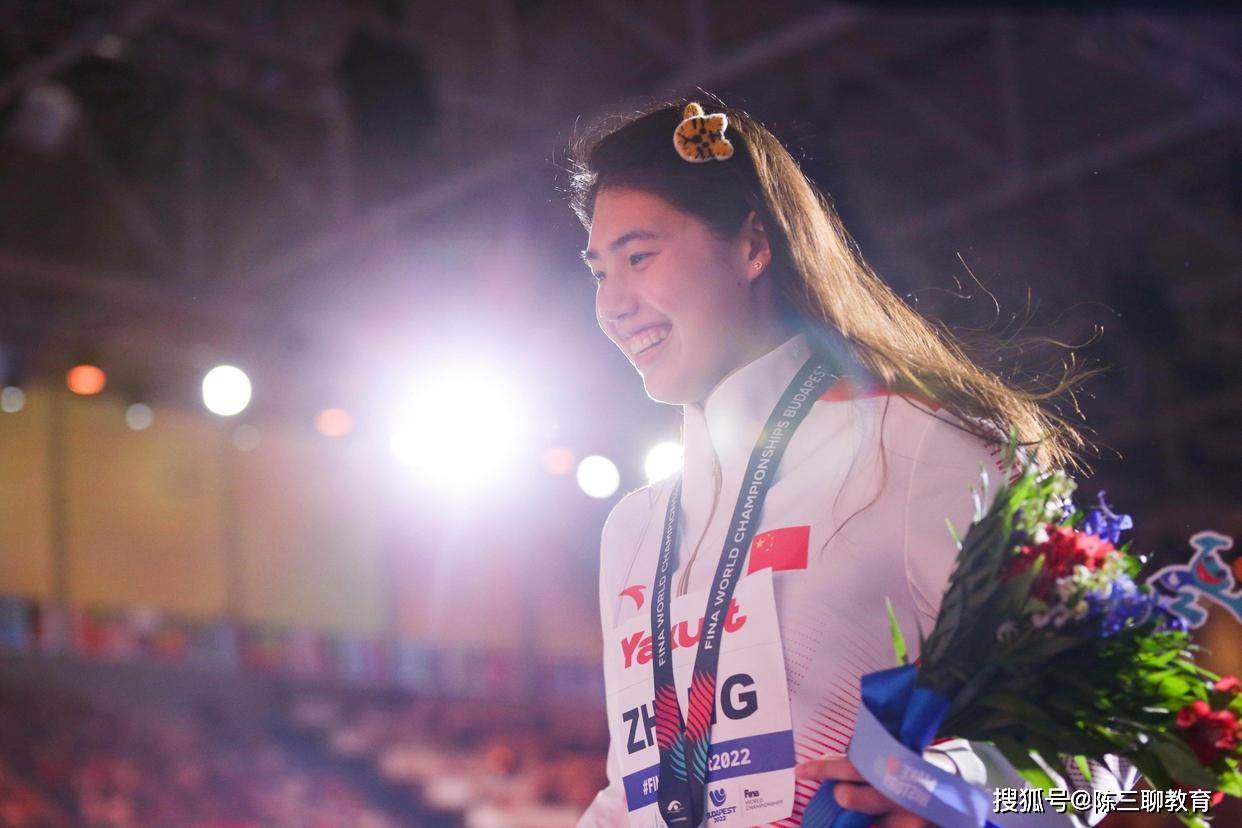 26岁游泳女神张雨霏官宣收获新奖项,家人开心,孙杨送祝福_奥运会_霍启