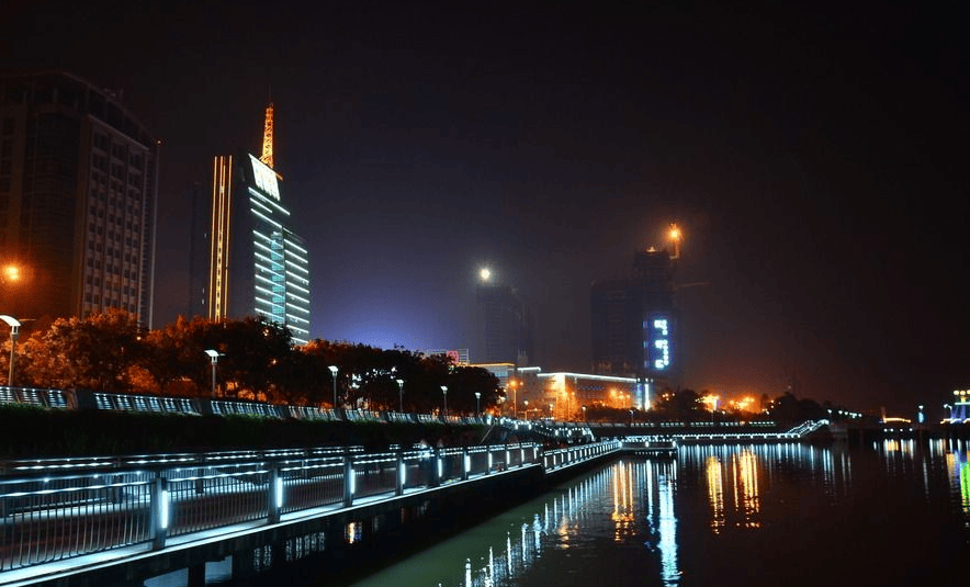 镇江夜景最美的地方图片