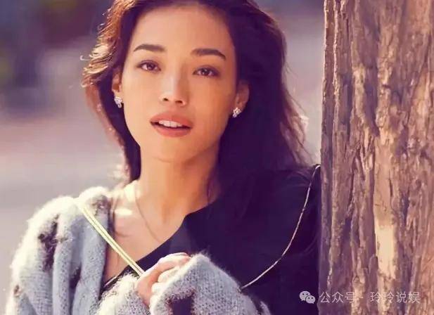 原创6749岁舒淇毁容式近照曝光满头白发面容苍老嫁给冯德伦7年后