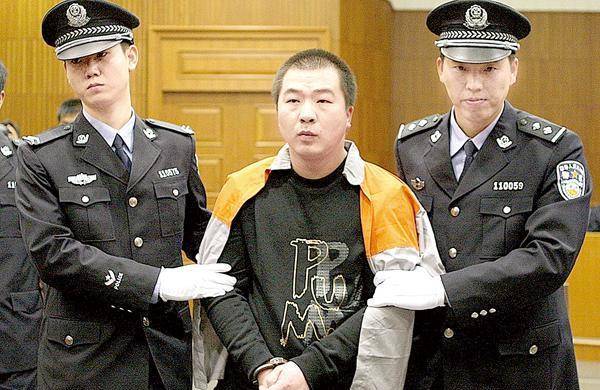 12年前的李磊灭门案为何杀死全家6口人连自己亲儿子也不放过