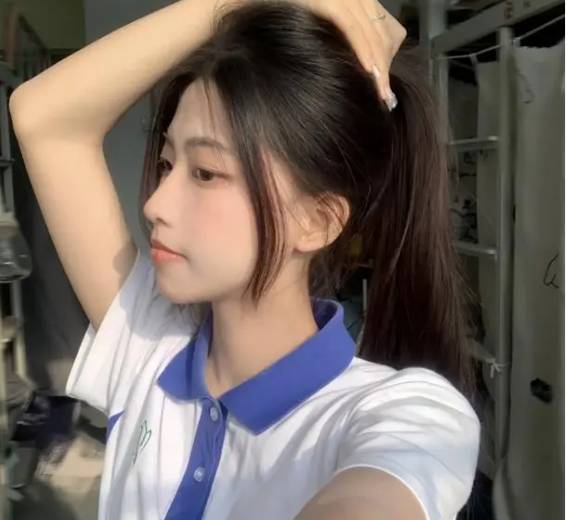 初中生审美了,"高马尾"逐渐在校园消失,鲶鱼头取而代之_女生_头发