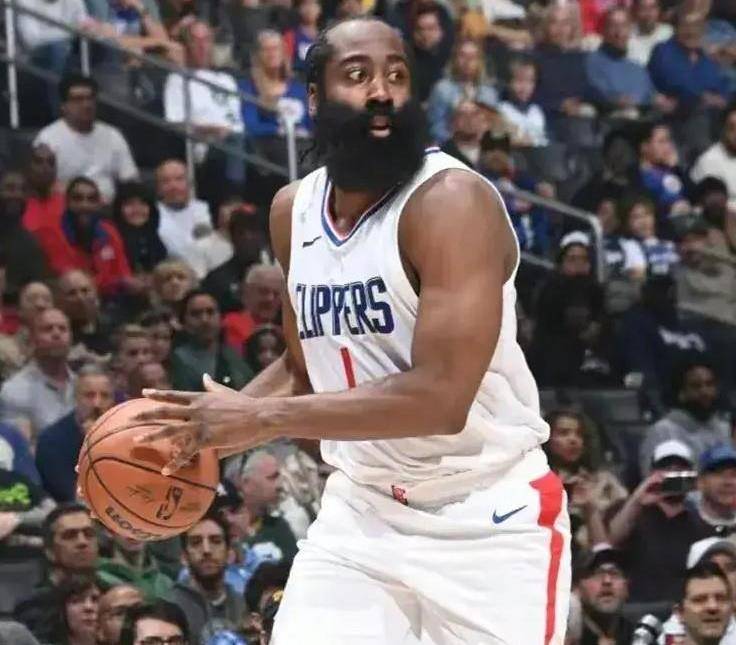 原创哈登在2018年表现有多好一个后撤步三分让联盟改变了规则有多强