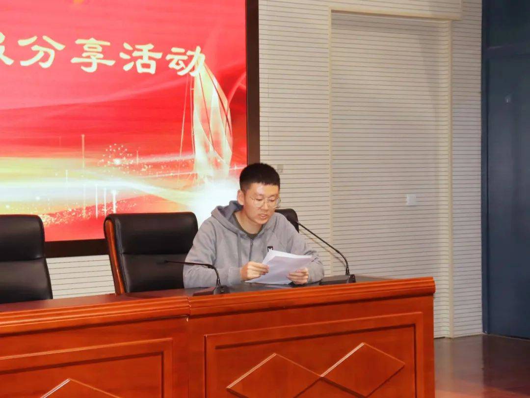 体育组王志敏老师认为这次培训是一次全新的体验,通过此次培训,他对