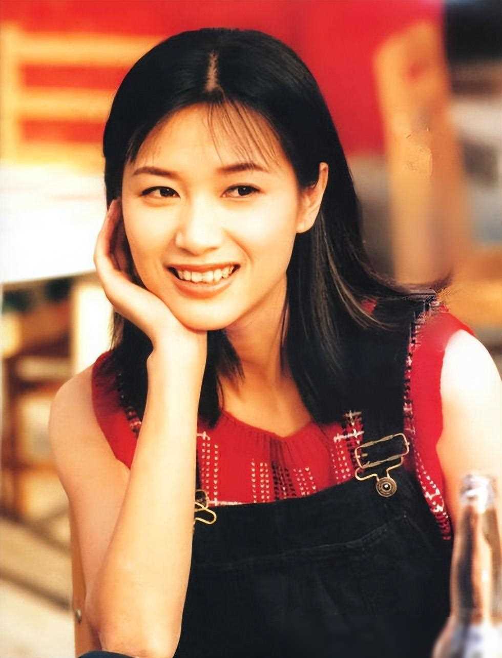 徐静蕾:情史丰富,不婚赴美享受奢华生活