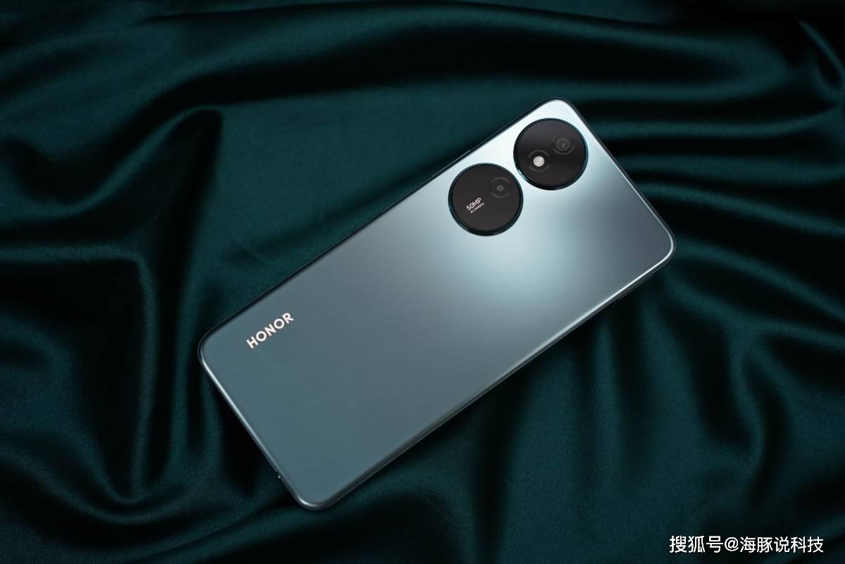 同时对外观设计和显示效果也有一定要求,那么荣耀play8t无疑是一个不