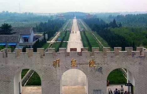 都说富贵不忘家乡人朱元璋为何不建设凤阳看看他们干了什么