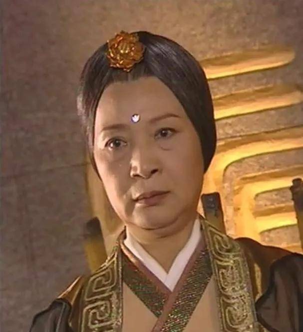 峨眉派创始人郭襄和徒孙灭绝师太相比谁的性格更好一些