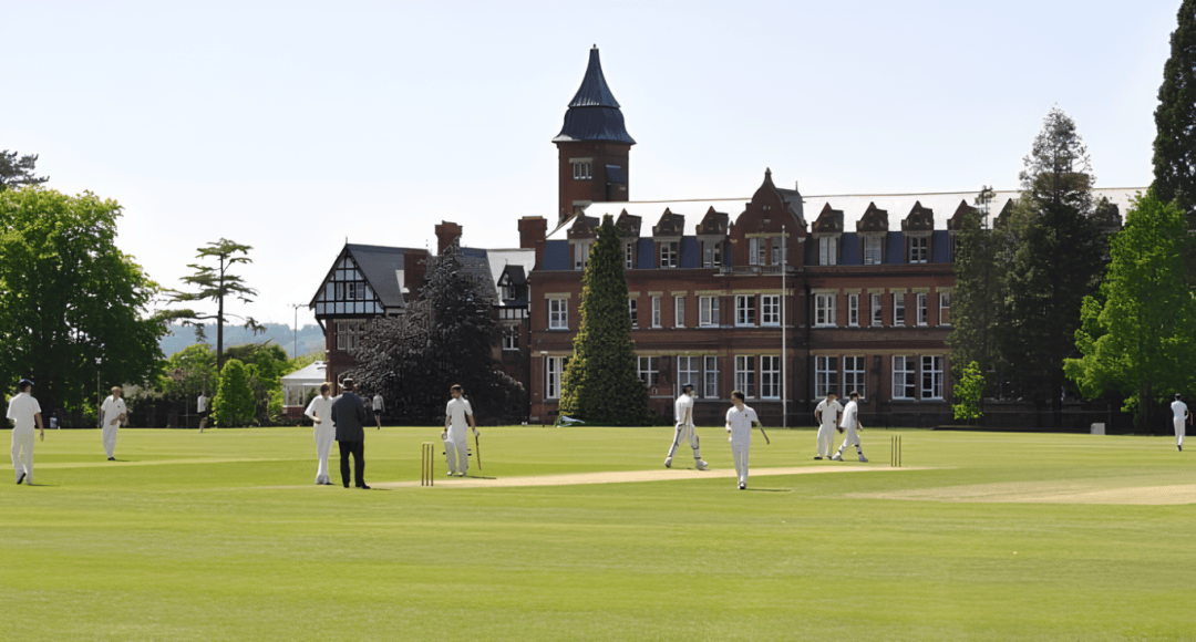 英国中学以超一流的教牧关怀闻名迪恩克洛斯学校deancloseschool
