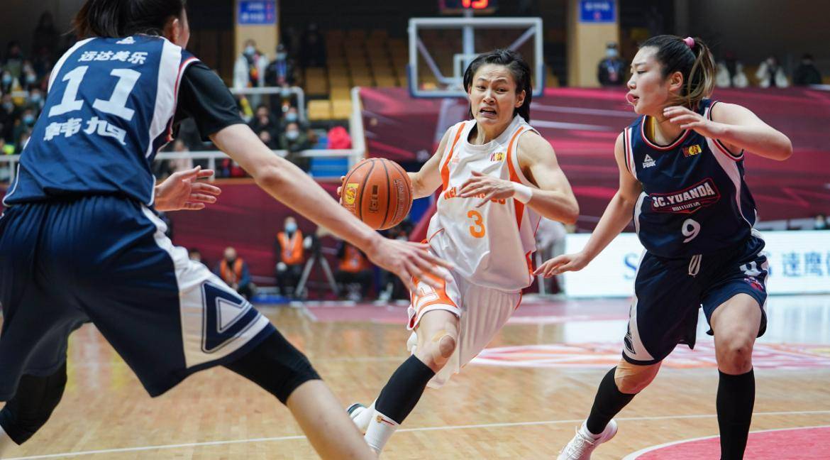 女篮一王牌崛起,一人挑战五巨头!内蒙古张茹又进wcba_