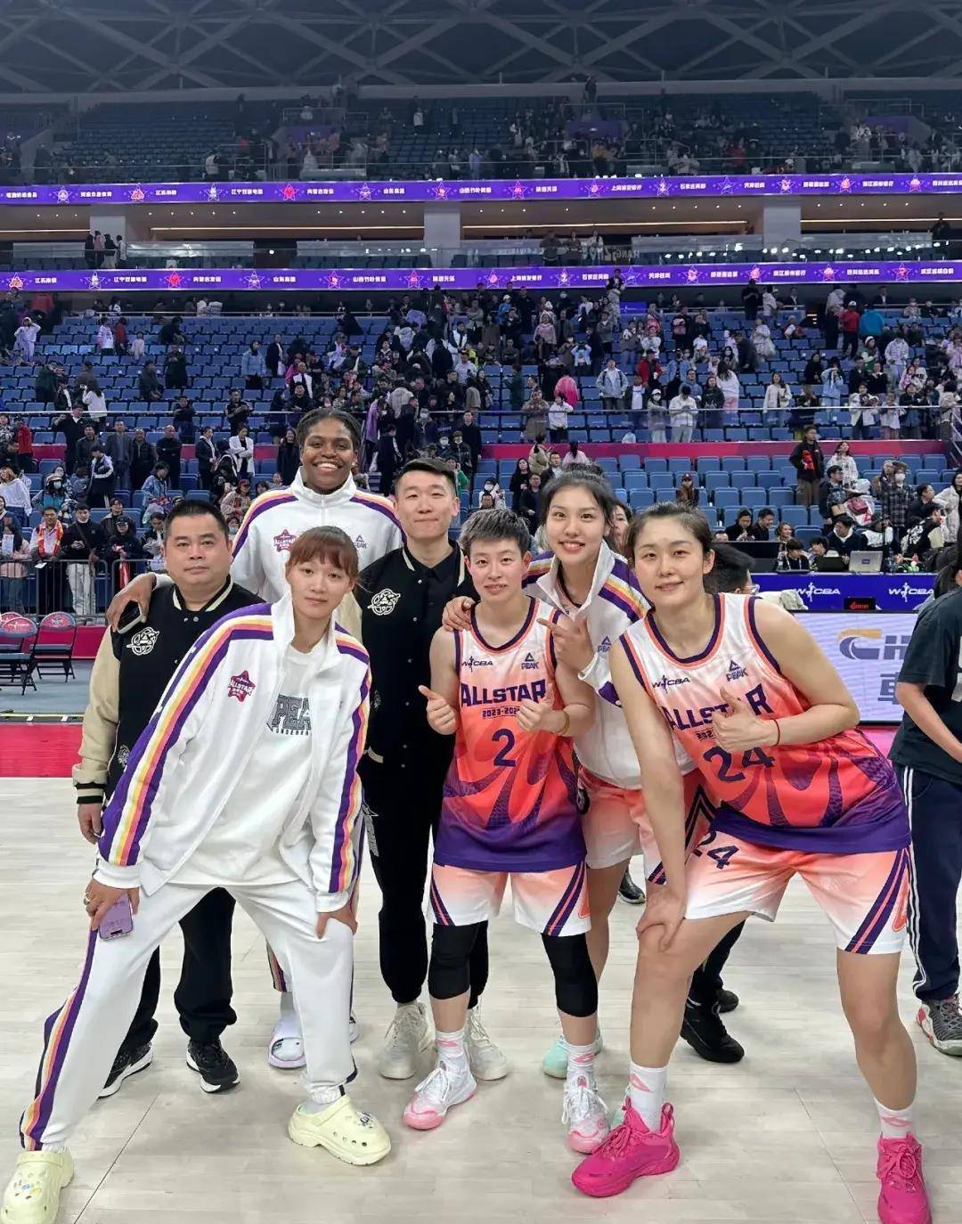 2018年,张茹加入了wcba(我们女子篮球联赛),成为一名职业运动员,身高