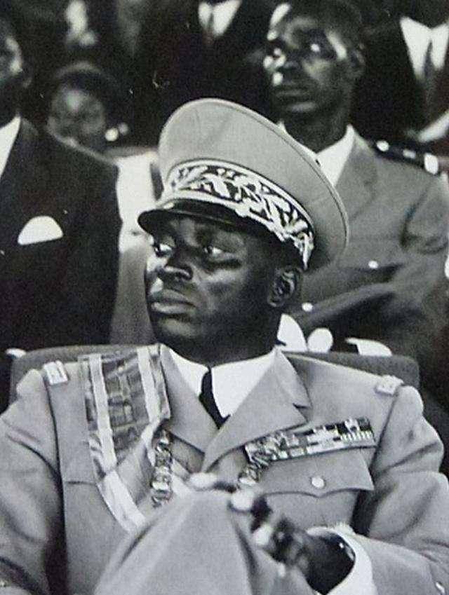 1993年8月多哥举行总统选举,法,美两国都派人参加了监督选举的国际