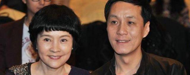 原创冯远征老婆清明想念双亲发文情真意切愿天堂再无病痛
