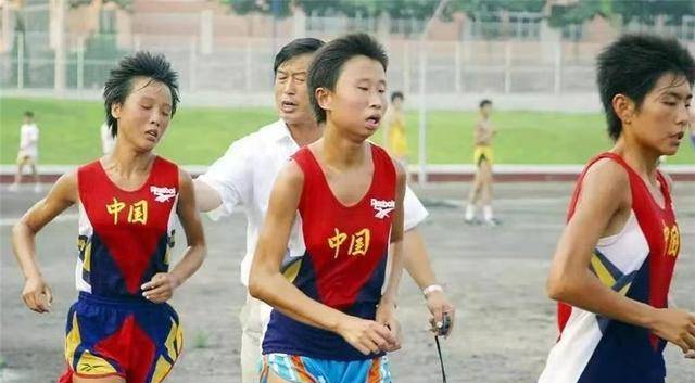 马家军的现状:队长自尽,一人远嫁海外,一人婚姻坎坷_李颖_马俊仁_刘东