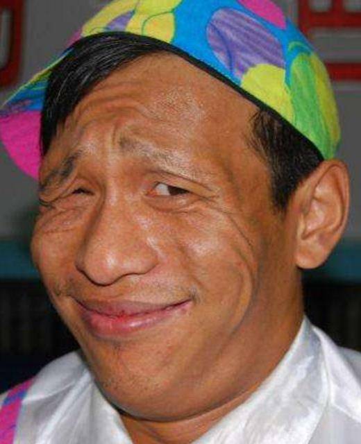 《相亲》,也因为这个小品作品,宋小宝仅在一夜之间就火速走红,不仅给