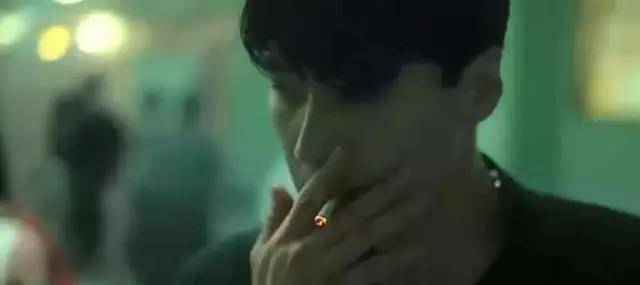 美术指导:马磐超《夜半歌声》最佳摄影:杜可风《堕落天使》最佳新演员