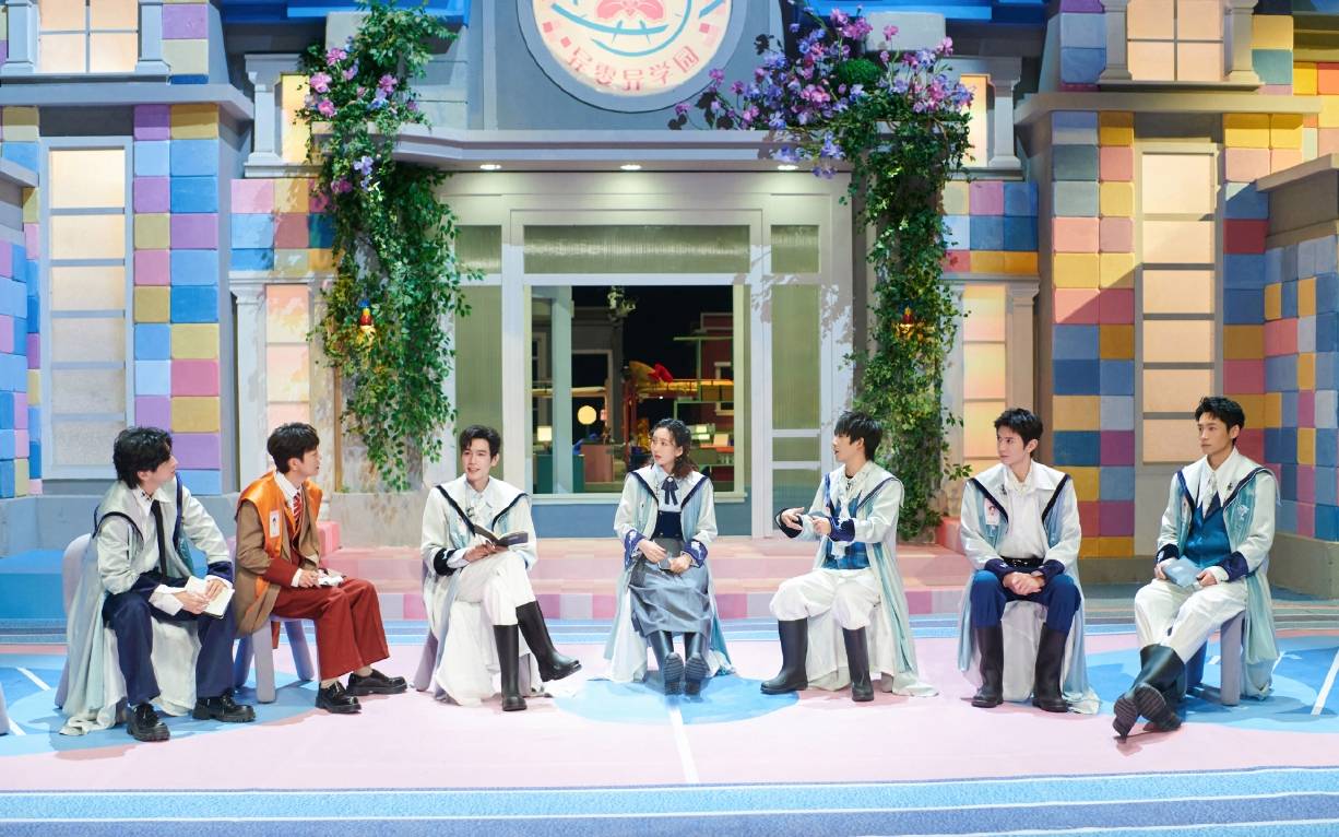 原创何炅透露双北重逢细节撒贝宁询问明侦进度谈回归难掩伤感