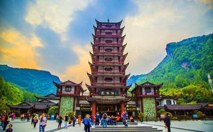 五一去张家界旅游人均消费多少旅游张家界五日游票价多少3分钟看完少