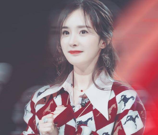 原创杨幂港风生图照曝光黑色吊带裙搭卷发红唇绝了身材超有料