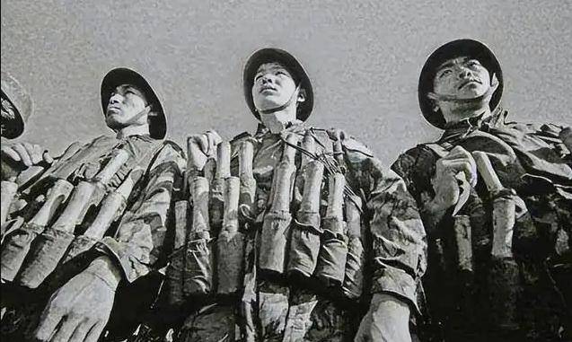 对越自卫反击战中,有10位首长的儿子牺牲在战场上,他们都是谁?_父亲_