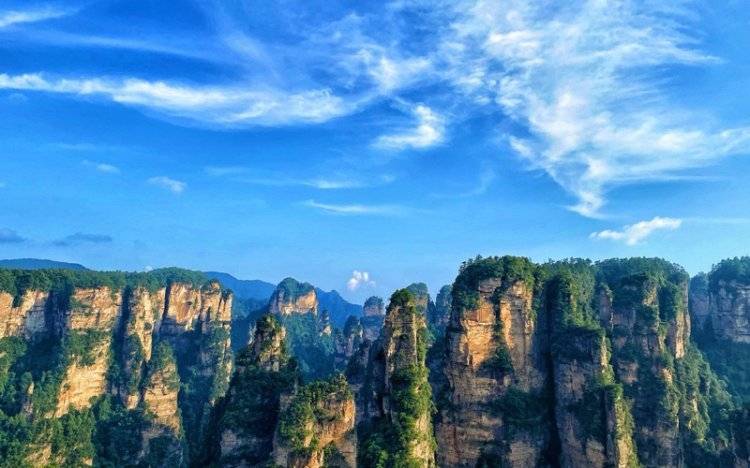 带800块到湖南张家界森林公园凤凰古城旅游能玩几天张家界四日游详细