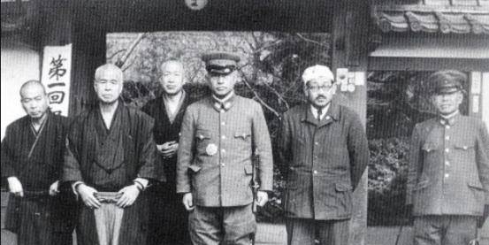 原创当攀比成风自诩比东条英机聪明见其成战犯要求法庭审判他