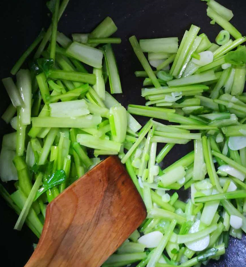 它瘦身效果堪比"减肥药",润肠通便,隔天吃一次,游泳圈悄悄走_青菜