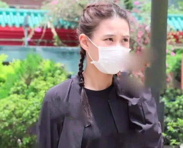 破与何猷君不和,意外曝光何鸿燊三太四太两家相处和睦_父亲_关系_照片