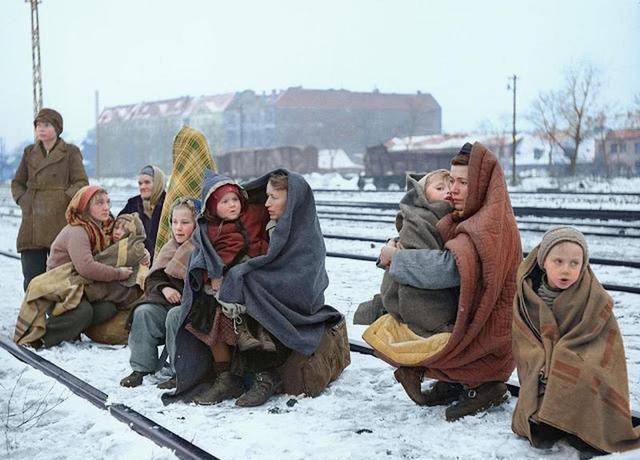 二战期间艰辛逃难的人们:我们看到的是照片,他们那时就是生活_难民_德