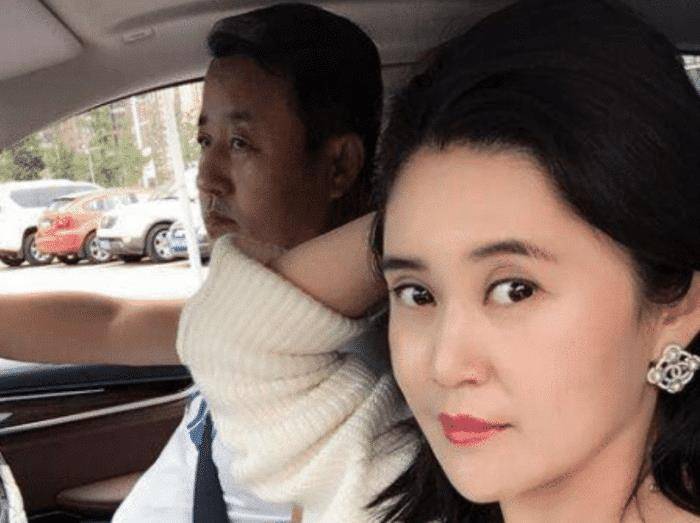 被赵本山连扇4个巴掌,节目上占林志玲便宜,后娶小19岁娇妻_王小宝