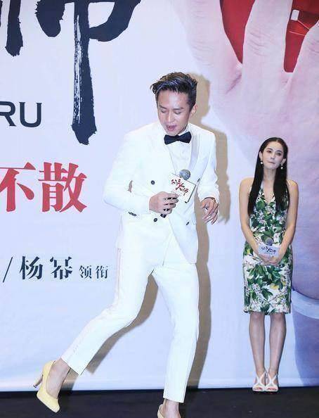 邓超看到了杨幂的这造型后,隔空撞衫杨幂!