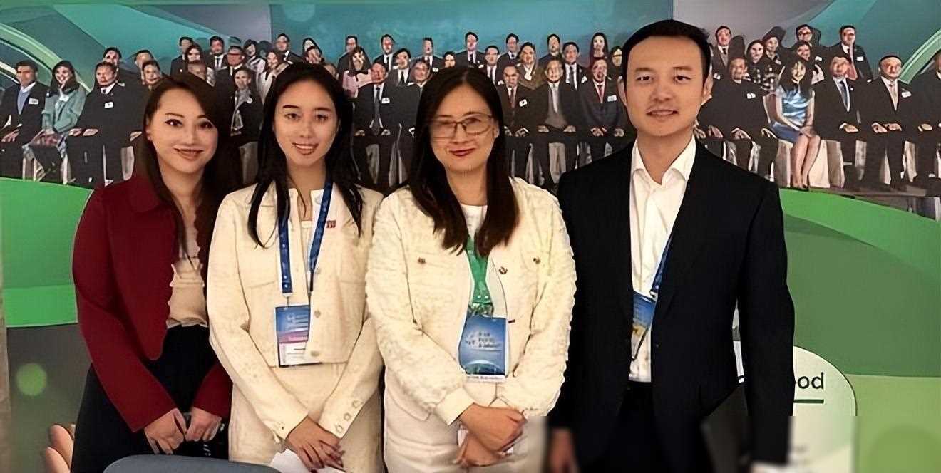 豪门千金与疑似情侣亮相,美貌升级吸睛无数_何超欣_霍启文_挑战