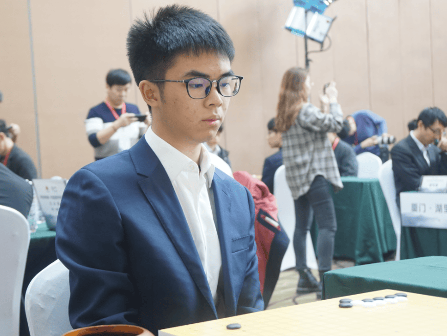 好柯洁九段lg杯百余手终于手握90胜率00后瑟瑟发抖