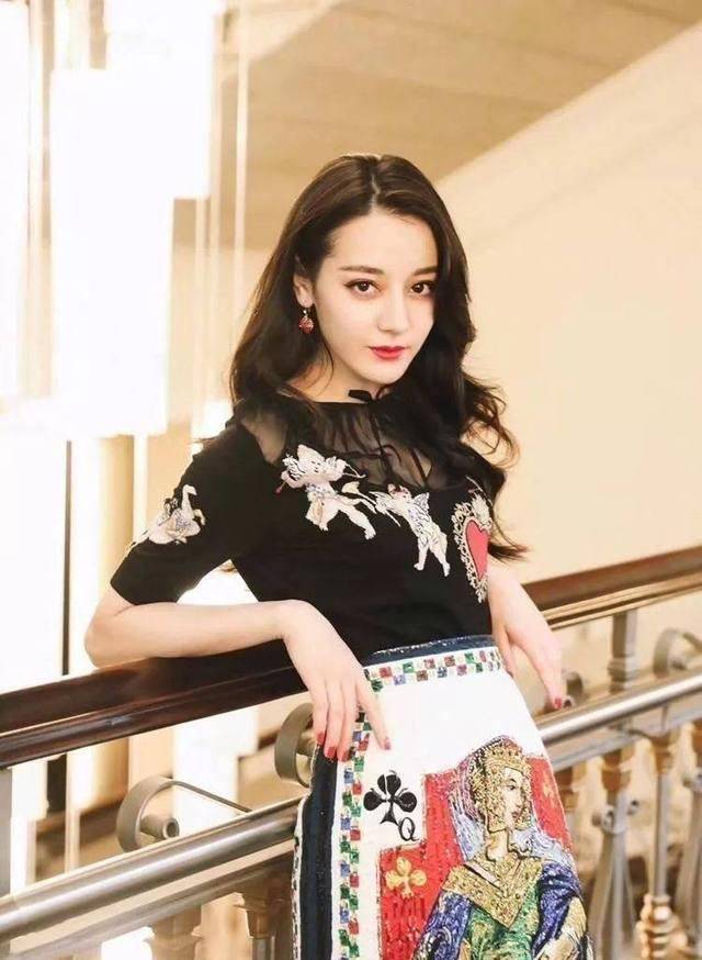 迪丽热巴对喜欢的男生提出四点要求,男饭:这要求也太低了吧