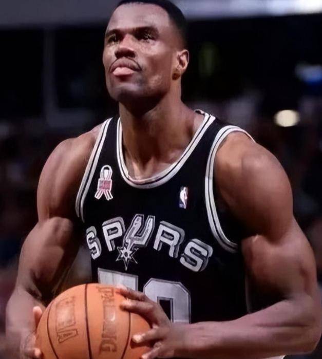 nba赛场巨人们之刻印力量:5位球星肌肉完美展现