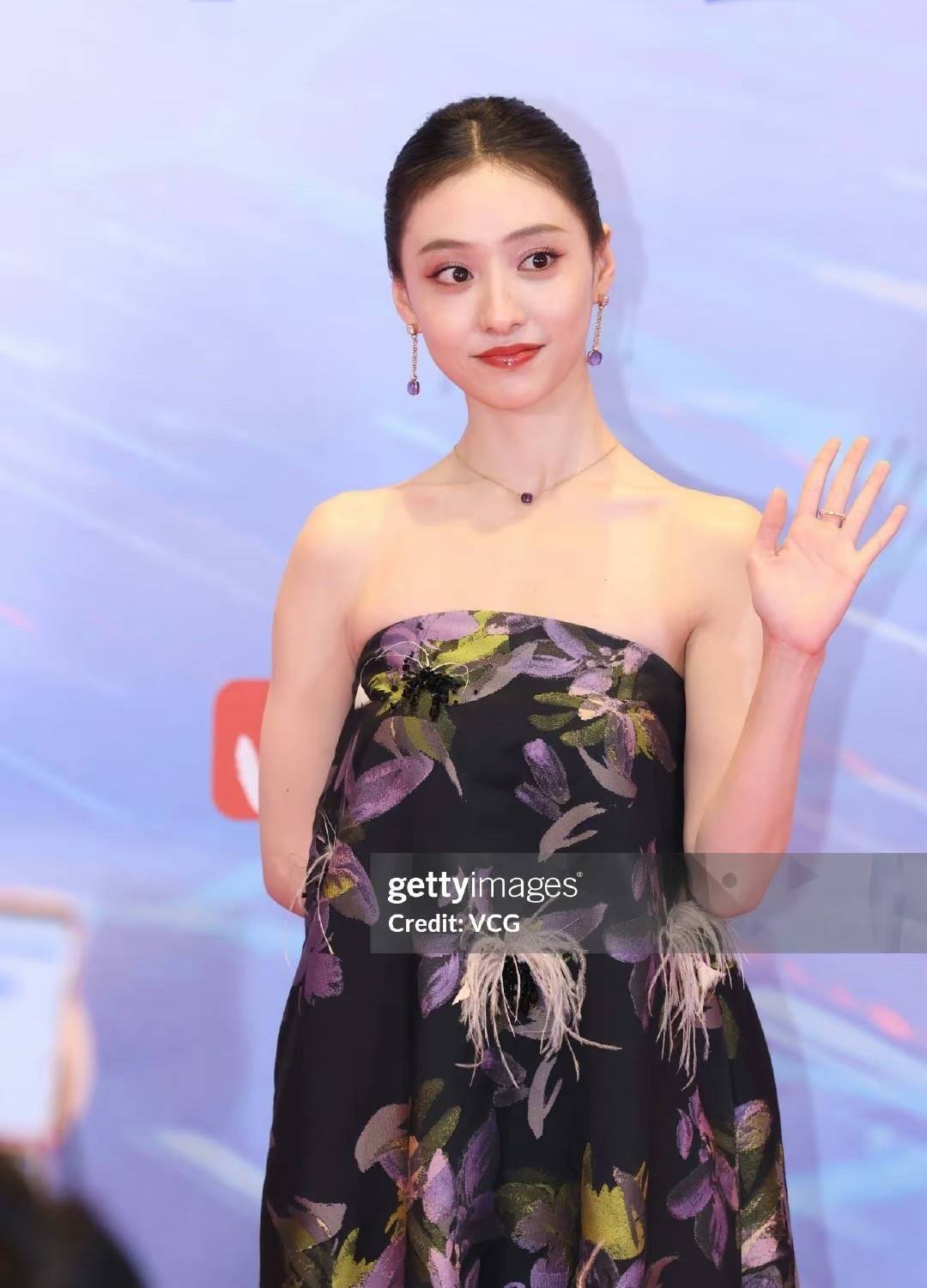 原创电影盛典红毯张小斐短发香肩太迷人袁泉知性优雅苏有朋发福