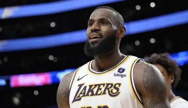 原创布朗尼的防守已经达到了nba的水平詹姆斯他将来会比我好