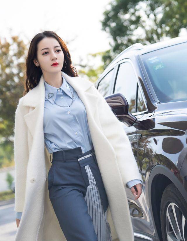 原创迪丽热巴太飒了黑色皮裤套装冷酷帅气其他风格更是轻松驾驭