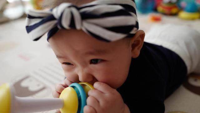 原创董璇女儿成新一代吃货后裔张梓琳女儿这是内双界的翘楚啊