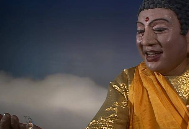 但是,我看总有朋友说,如来佛降服孙悟空也付出了极大的代价,他手掌断