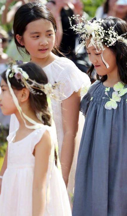 再看之前参加了节目的田亮女儿,两人现在的风格可谓截然不同.