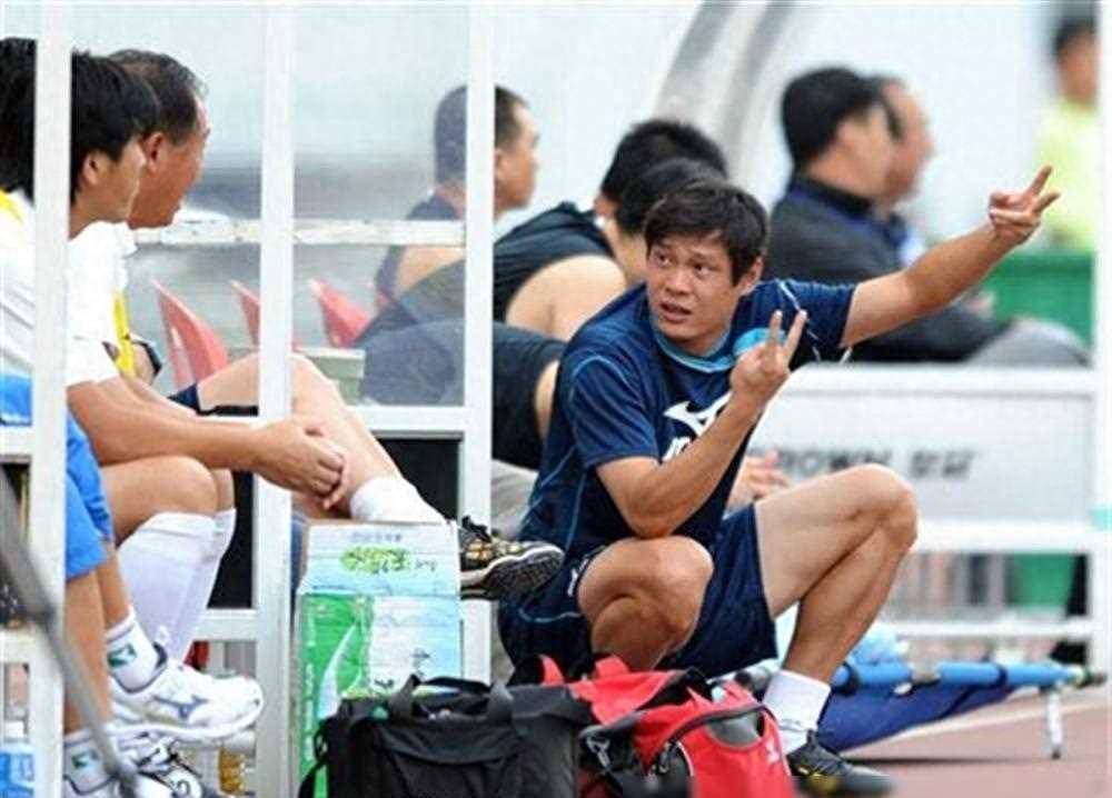 范志毅,这位曾经的我们足坛领人物,他的每一个动作都牵动着亿万球迷的