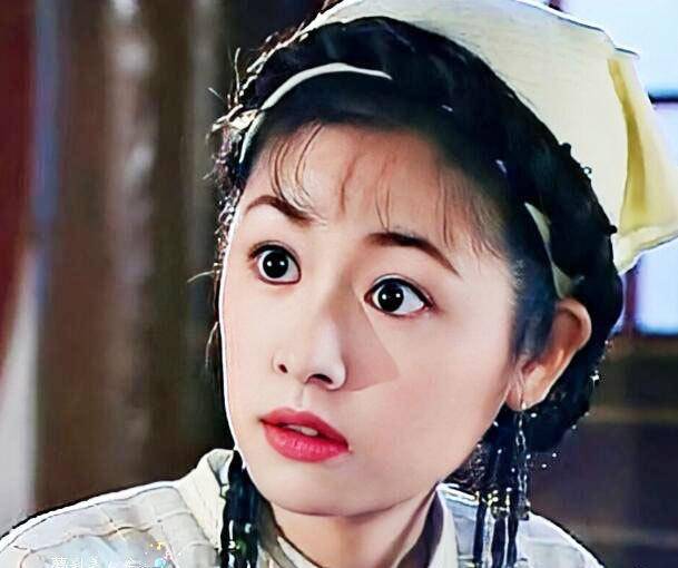 各式各样的额饰,黎姿的赵敏,阿娇的仙乐,唐嫣的紫萱……羽毛头饰彩色