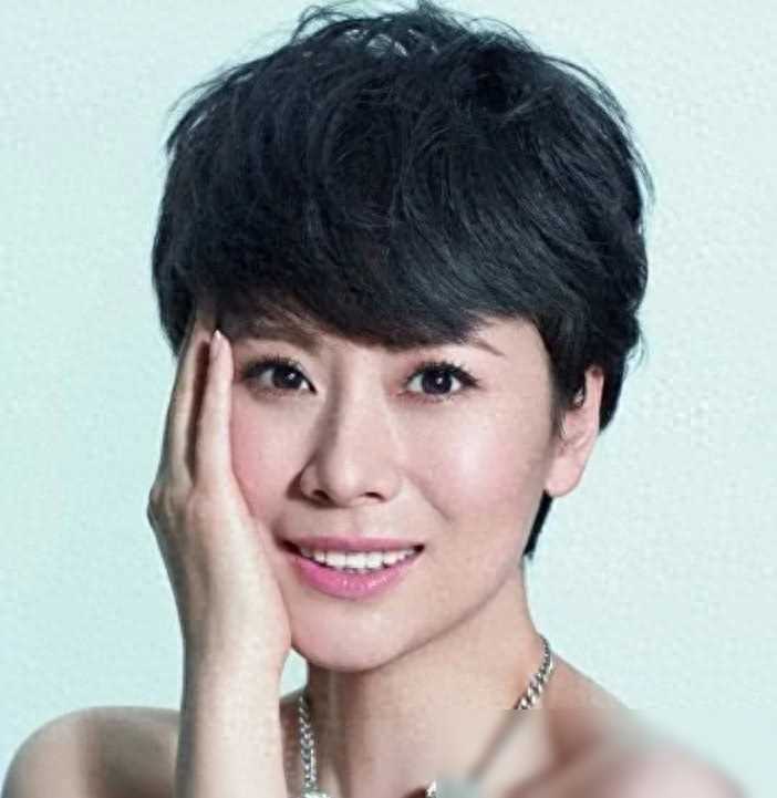 47岁海清坦然老去真实让强行扮嫩的女星汗颜