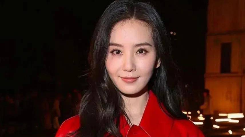 原创刘诗诗面相疑变温婉女神变犀利美人网友热议是否整容过头