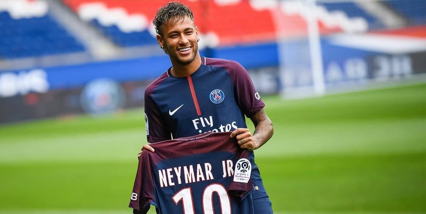 内马尔当年为何离开巴萨转投大巴黎巴萨至今仍受此事情影响