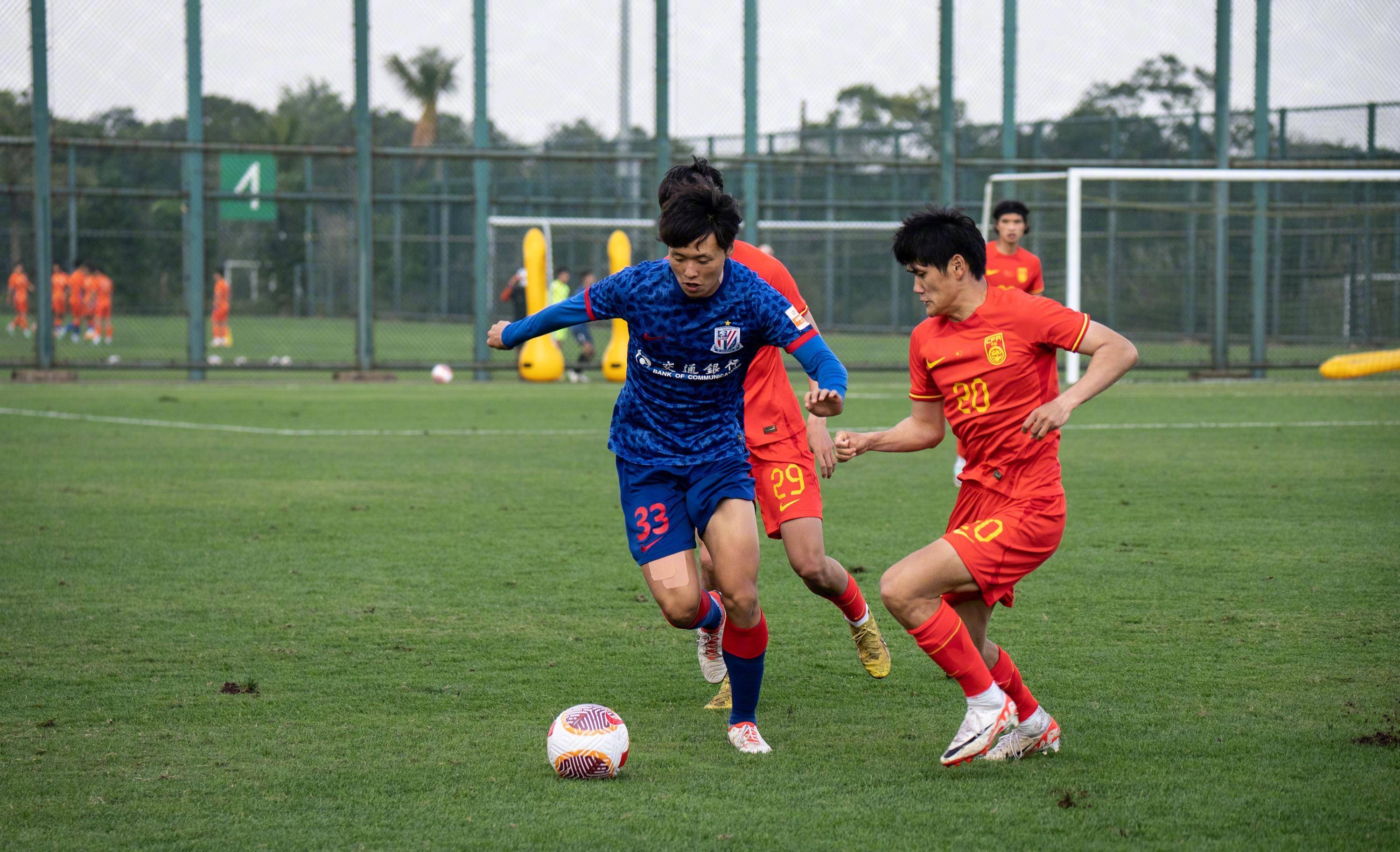 日韩落伍董路评国少1成控球率反击进10球中国队完胜日本